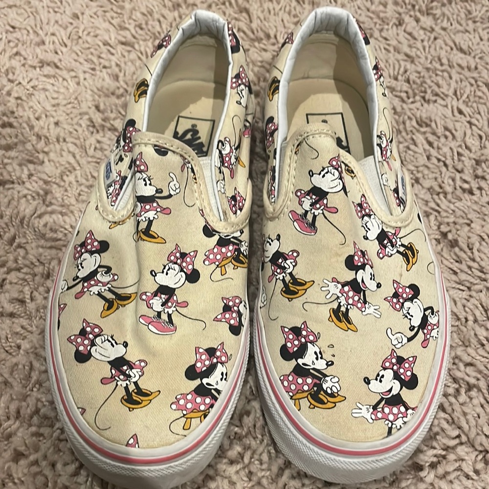 Vans X Disney women’s 5.5